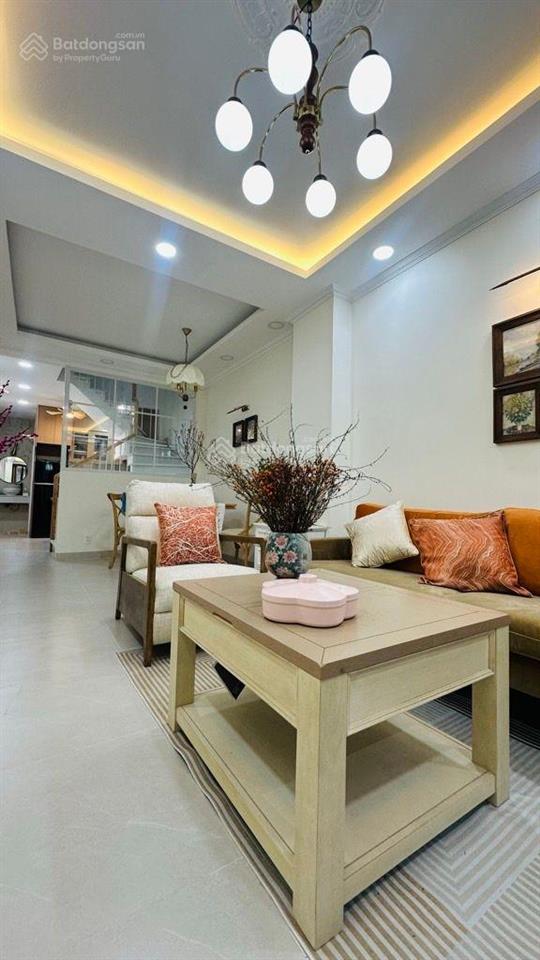 1 bước ra mặt tiền  tô hiến thành q10  nhà mới full nội thất