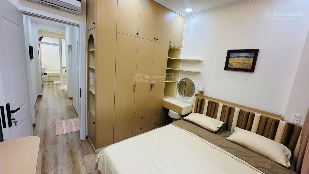 1 bước ra mặt tiền  tô hiến thành q10  nhà mới full nội thất