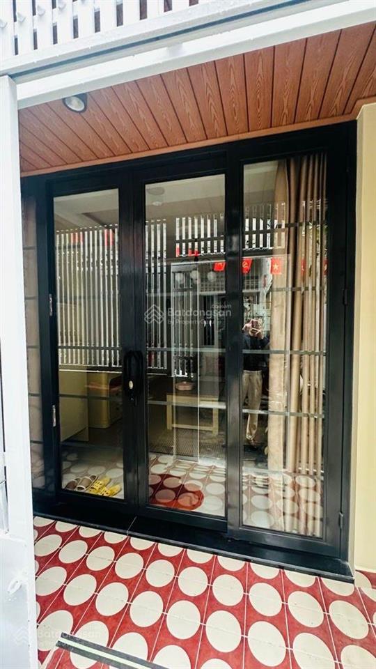 1 bước ra mặt tiền  tô hiến thành q10  nhà mới full nội thất