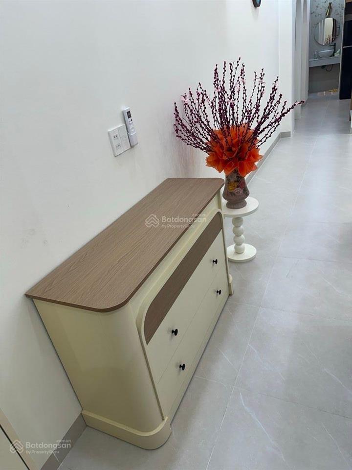 1 bước ra mặt tiền  tô hiến thành q10  nhà mới full nội thất