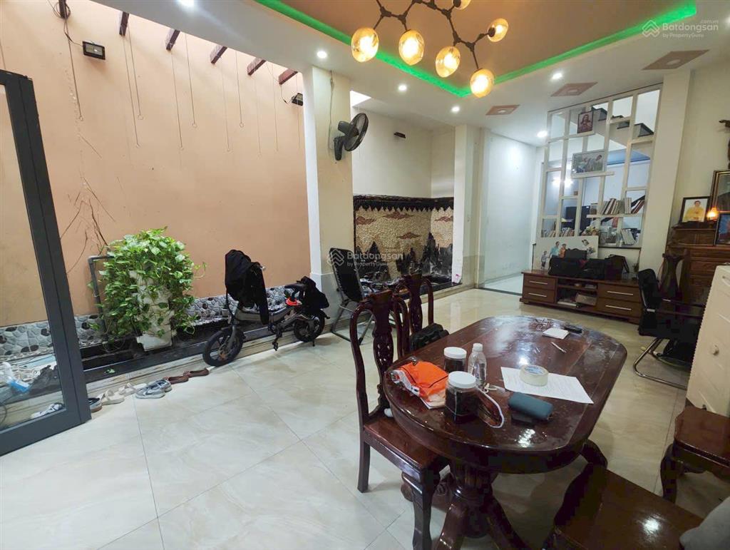 Bán nhà riêng 766/16/23/88, cách mạng tháng tám, 8,6 tỷ, 62 m2, đẹp, nhiều tiện ích