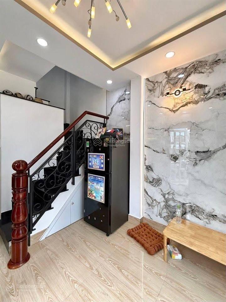 Siêu mặt tiền kinh doanh phùng văn cung  phú nhuận  3 tầng btct  2pn 3wc mới đẹp ở ngay