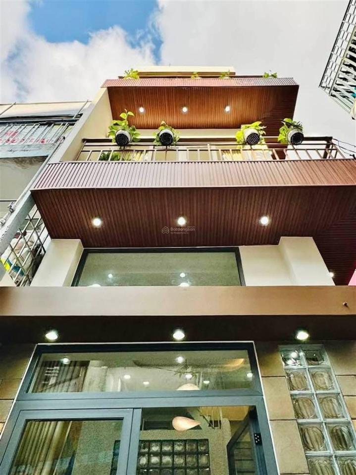 Sát mặt tiền phan xích long  phú nhuận  4 tầng  32m2  chỉ 6.x tỷ