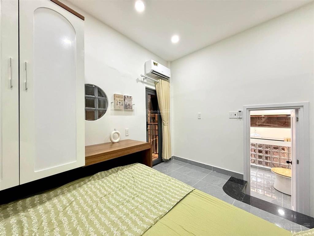 Sát mặt tiền phan xích long  phú nhuận  4 tầng  32m2  chỉ 6.x tỷ
