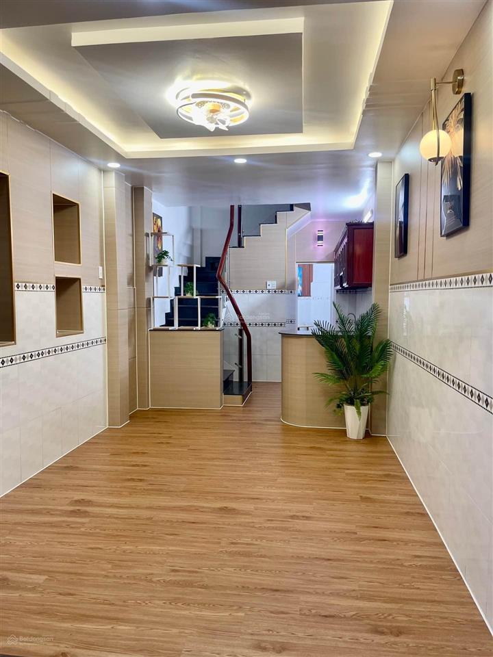 Ngay khu đẹp nhất phan xích long . phú nhuận . sát bv hoàn mỹ . 38m2 . 5 tầng . chỉ 6.x đồng