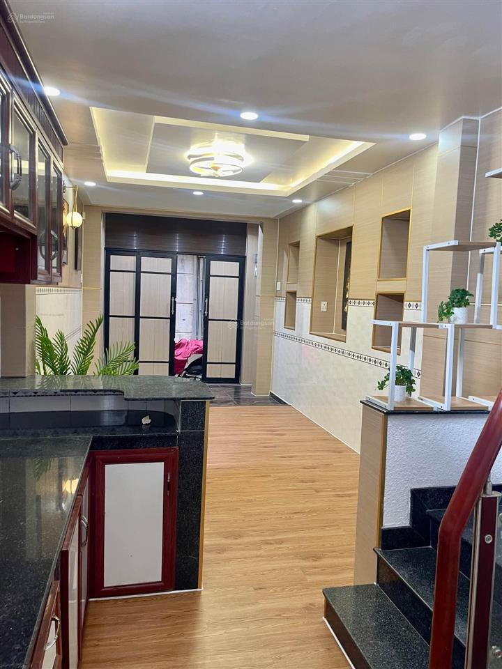 Ngay khu đẹp nhất phan xích long . phú nhuận . sát bv hoàn mỹ . 38m2 . 5 tầng . chỉ 6.x đồng