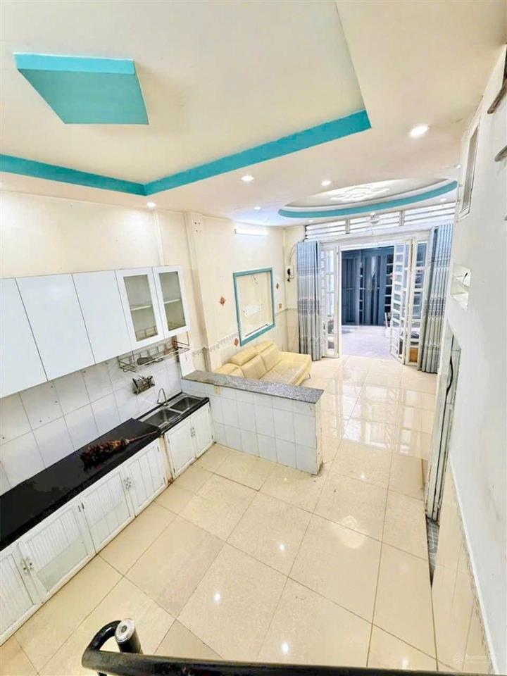 Nhà lô góc  ngay trung tâm nguyễn thượng hiền phú nhuận  40m  3pn  nở hậu tài lộc  chỉ 5.3 đ