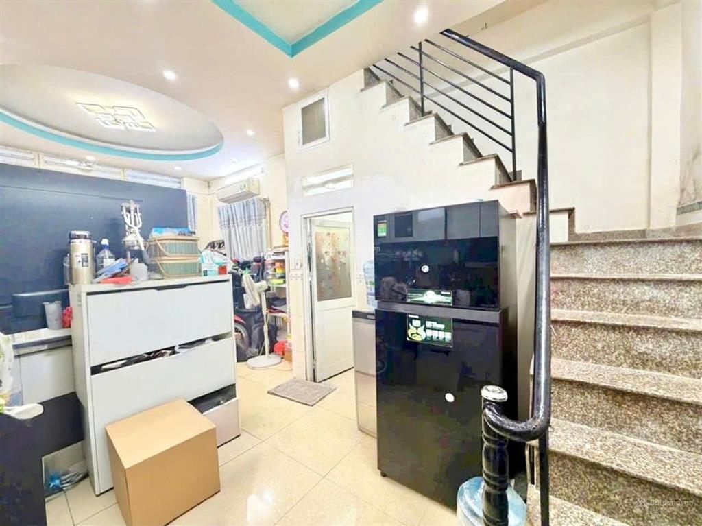 Nhà lô góc  ngay trung tâm nguyễn thượng hiền phú nhuận  40m  3pn  nở hậu tài lộc  chỉ 5.3 đ