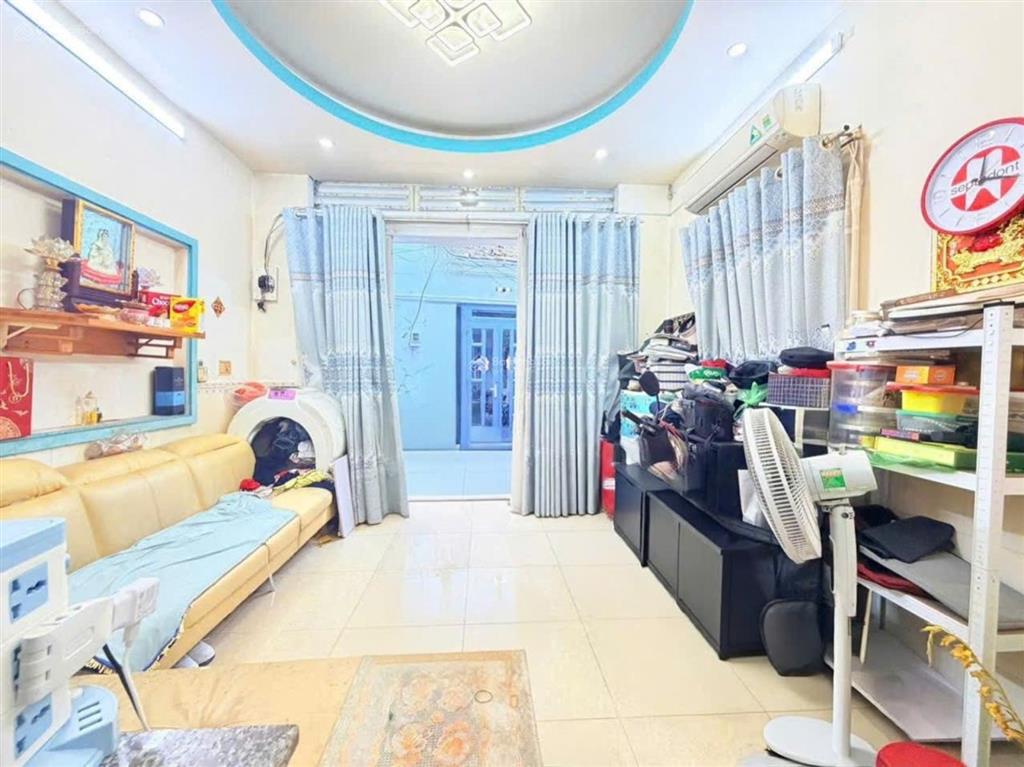 Nhà lô góc  ngay trung tâm nguyễn thượng hiền phú nhuận  40m  3pn  nở hậu tài lộc  chỉ 5.3 đ