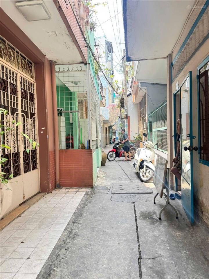 Khu vip phú nhuận ngay trung tâm lê văn sỹ hẻm thông huỳnh văn bánh  3 tầng  40m2 chỉ 5.6 tỷ