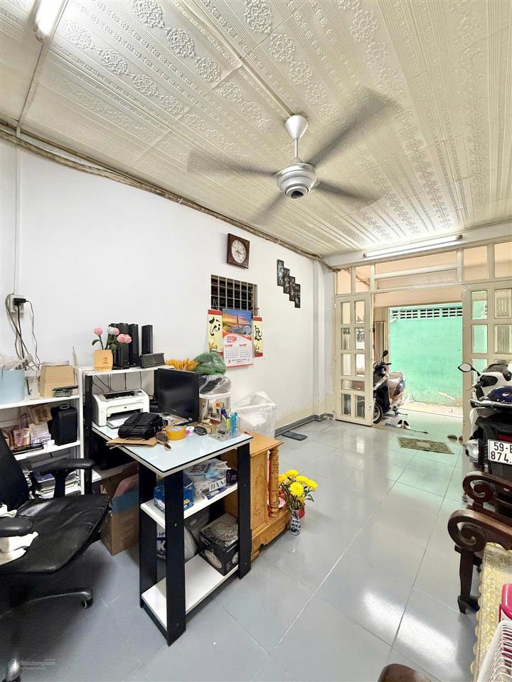 Siêu vị trí hoàng văn thụ  phú nhuận  cách mặt tiền 1 căn  50m sổ nở hậu  chỉ 6.6 tỷ.