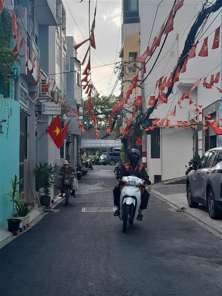 Hẻm xe hơi thẳng trục trường sa  gần khu phan xích long  phú nhuận  62m2  sát mặt tiền