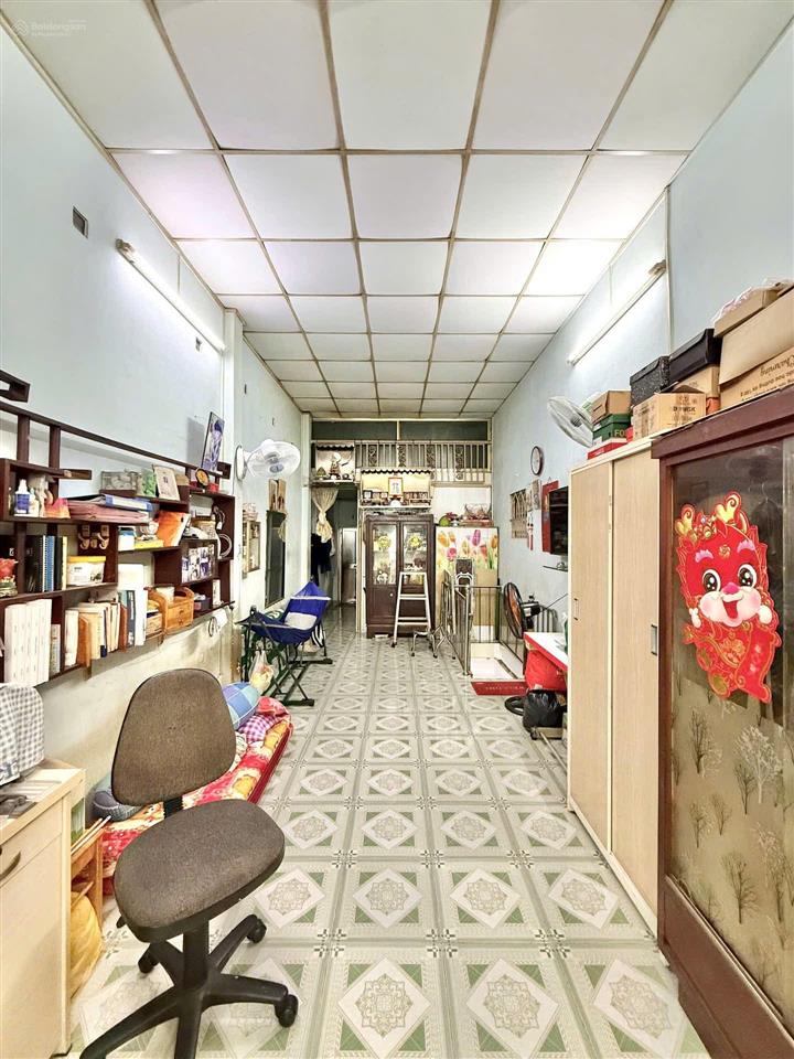 Hẻm xe hơi thẳng trục trường sa  gần khu phan xích long  phú nhuận  62m2  sát mặt tiền