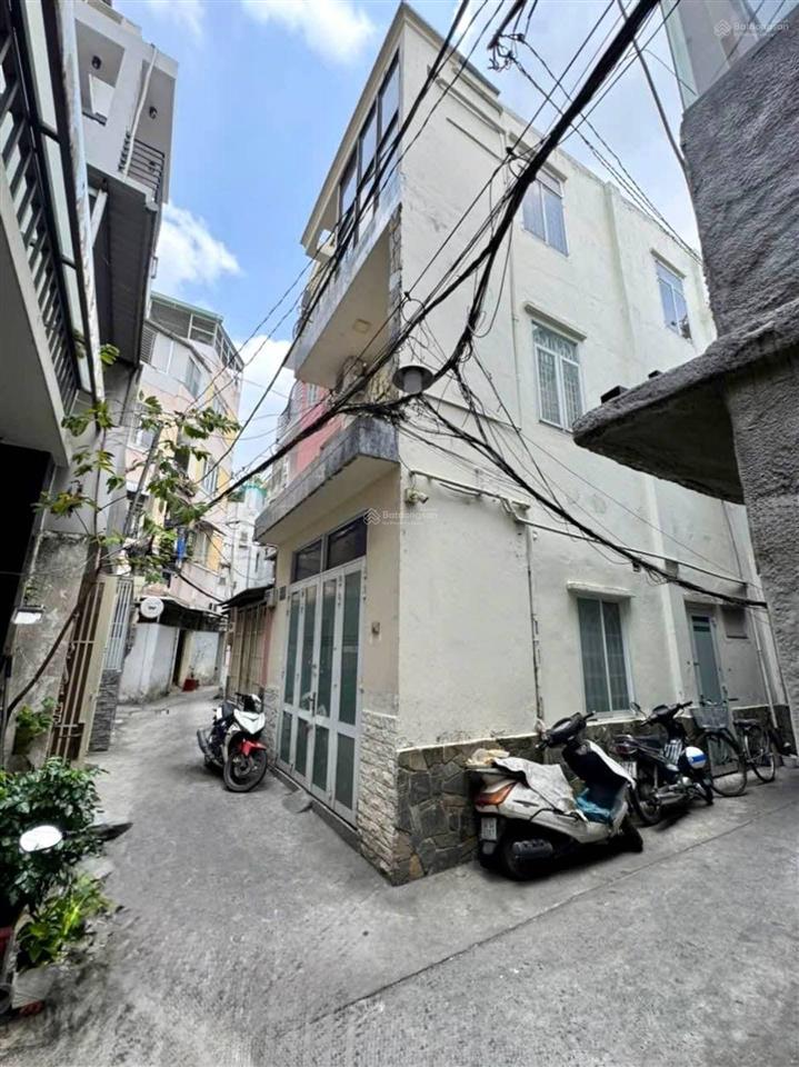 Siêu hiếm  sát mặt đường trương quốc dung  phú nhuận  3 tầng  30m sổ a4  khu tam giác vàng