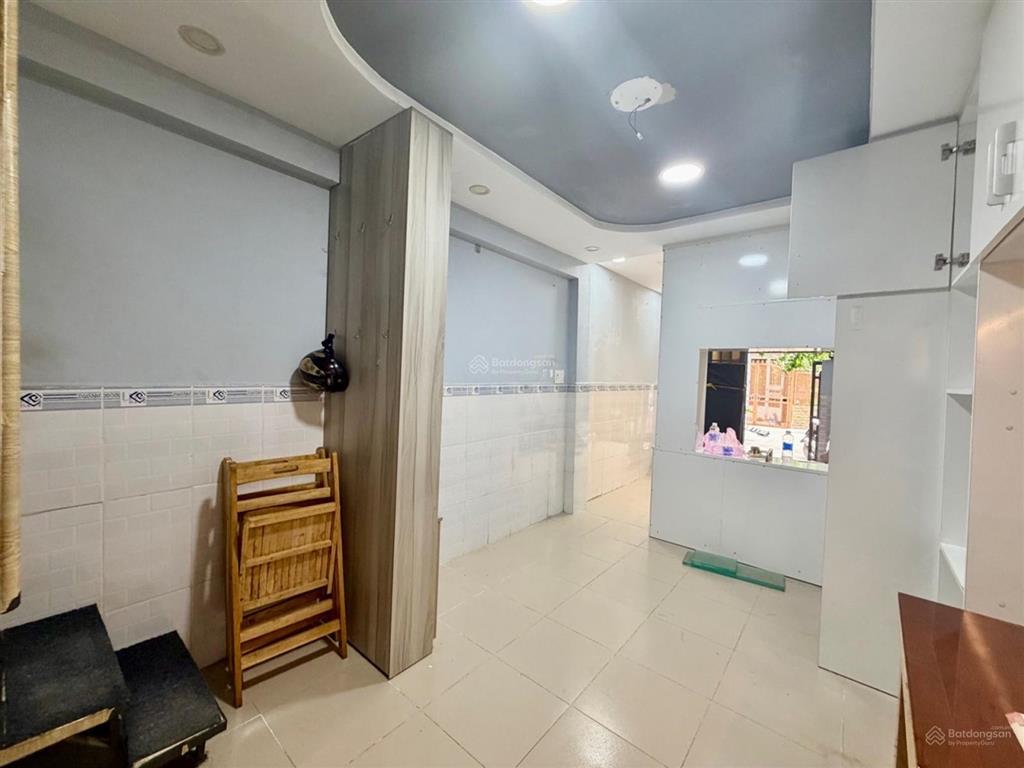 Siêu hiếm  sát mặt đường trương quốc dung  phú nhuận  3 tầng  30m sổ a4  khu tam giác vàng