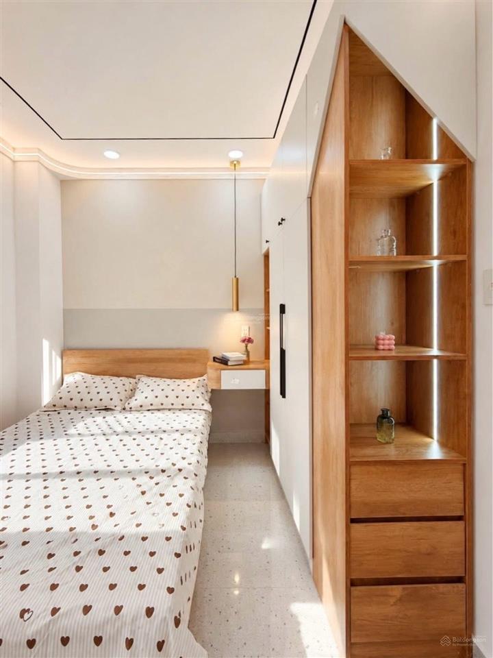 Siêu phẩm phố ẩm thực phan xích long  phú nhuận  42m2 sổ a4  6.28 tỷ  hxh