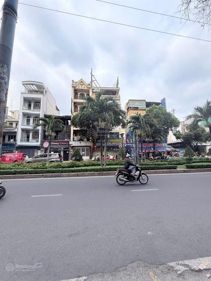 Mặt tiền ngay khu ẩm thực phan xích long  phú nhuận  17m²  2 tầng  giá chỉ 5.5 tỷ
