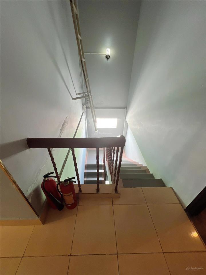 Bán nhà mặt phố tại nguyễn văn cừ, 17 tỷ, 98m2, giá tốt