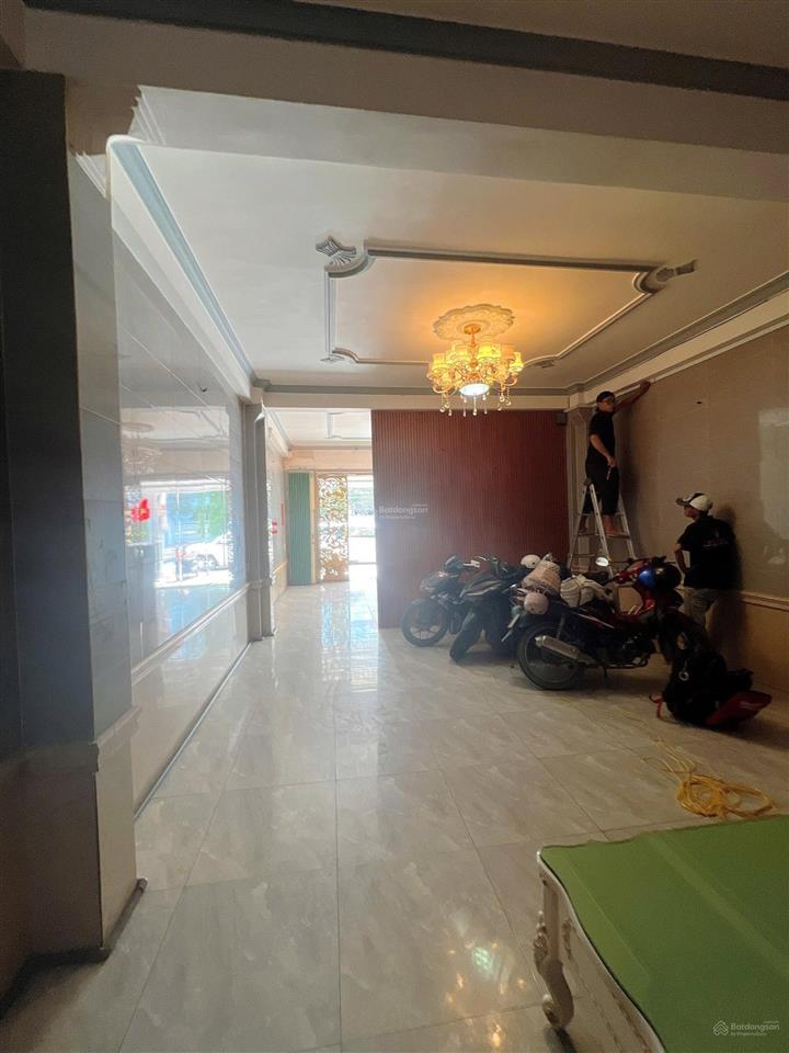 Bán nhà mặt phố tại nguyễn văn cừ, 17 tỷ, 98m2, giá tốt