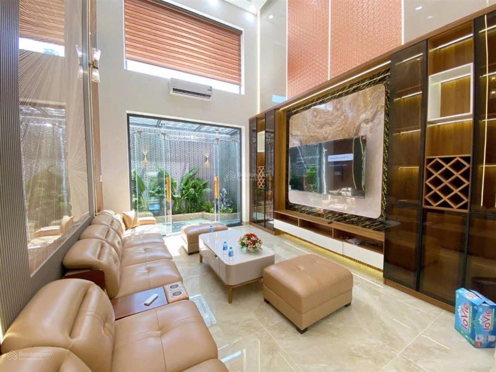 Nhà mới shr có thang máy  full nội thất  1/ đường lê trọng tấn giáp aeon mall tân phú