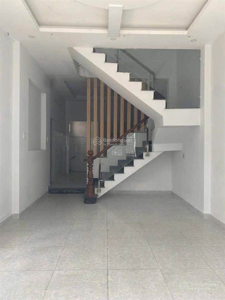 Nhà sổ hồng riêng 2/ ngắn nữ dân công vĩnh lộc a bình chánh. dt 5*16m ( xây dựng 4*16m đã trừ lộ)