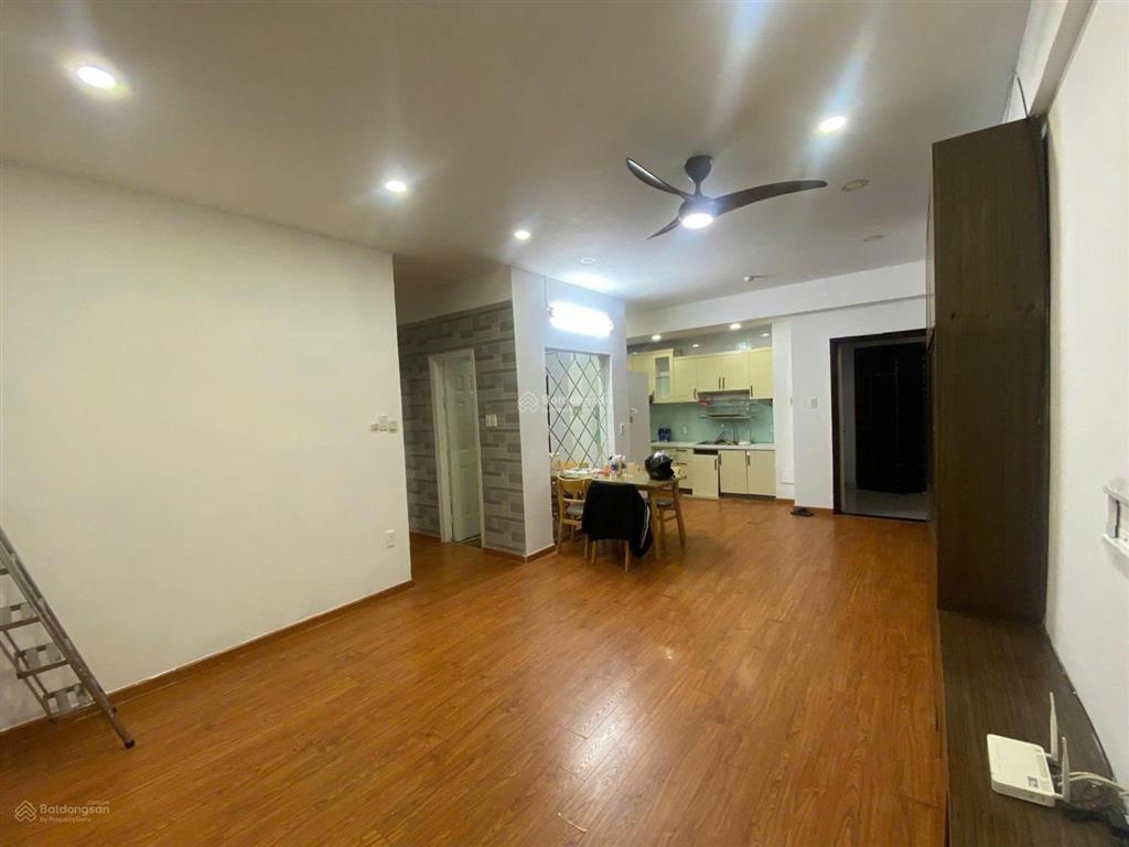 Cho thuê căn 81m2, có 3p ngủ,2wc, nội thất  c/c miếu nổi giá 14tr/th