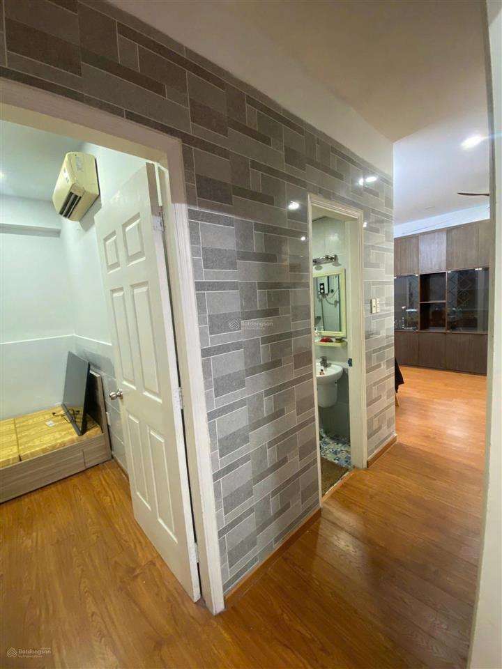 Cho thuê căn 81m2, có 3p ngủ,2wc, nội thất  c/c miếu nổi giá 14tr/th