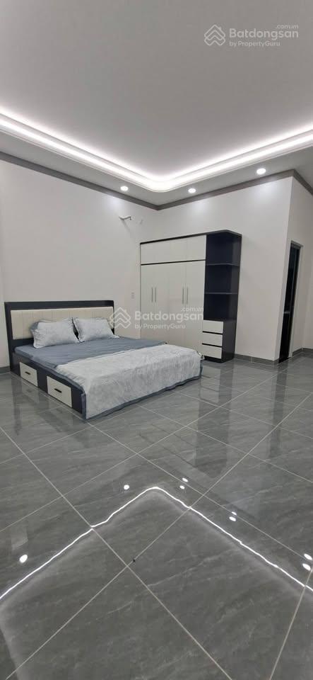Bán nhà 1 trệt 1 lầu tại phường tân uyên tp hcm, cách chợ hội nghĩa 500m, shr  giá 2,3 tỷ