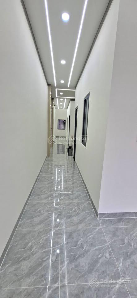 Bán nhà 1 trệt 1 lầu tại phường tân uyên tp hcm, cách chợ hội nghĩa 500m, shr  giá 2,3 tỷ