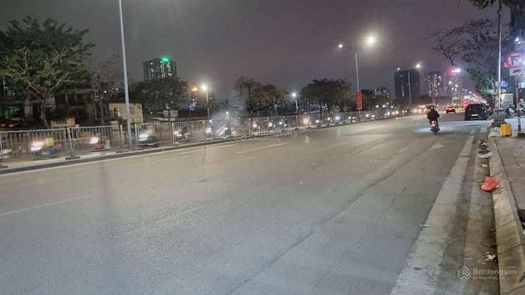 Bán mặt phố giải phóng hoàng mai 20mx4t mt 4.2m 5tỷ cho thuê 15tr/th bến xe giáp bát nước ngầm sđcc