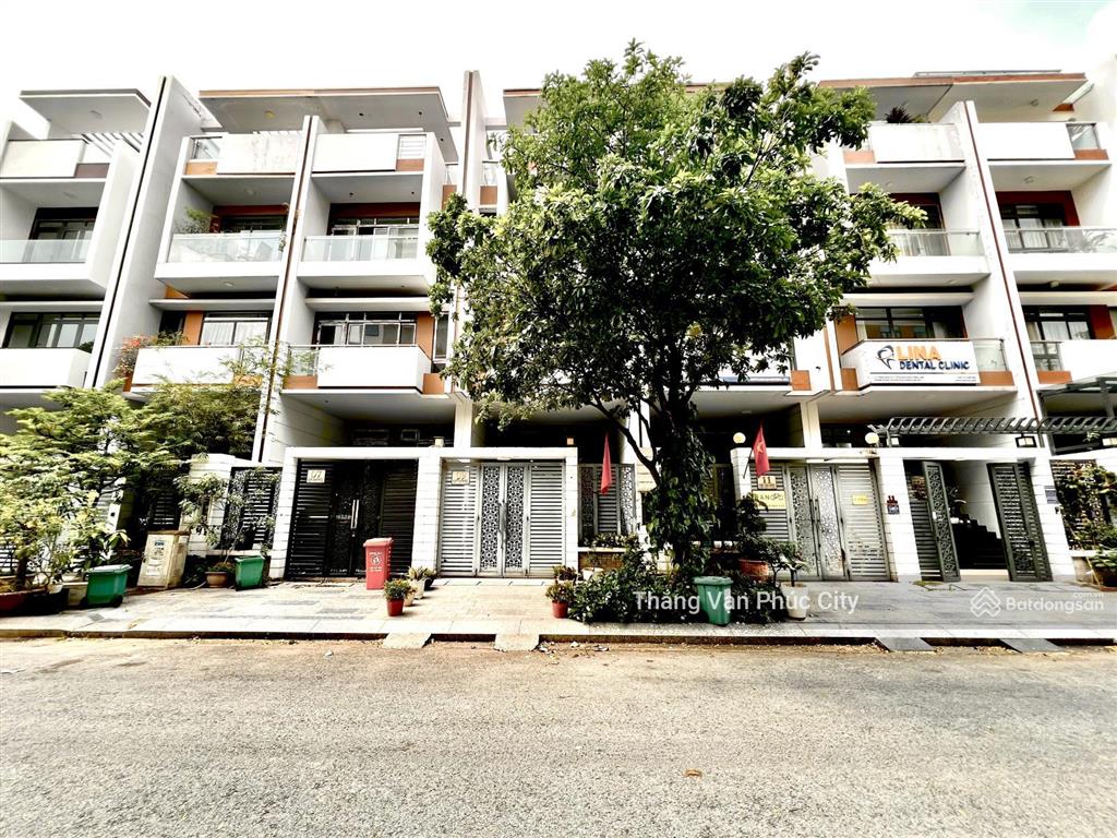 Nhà hoàn thiện cao cấp để gia đình ở  full nội thất, hầm 4 tầng, sang trọng, hiện đại, 4 phòng ngủ