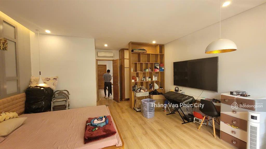 Nhà hoàn thiện cao cấp để gia đình ở  full nội thất, hầm 4 tầng, sang trọng, hiện đại, 4 phòng ngủ