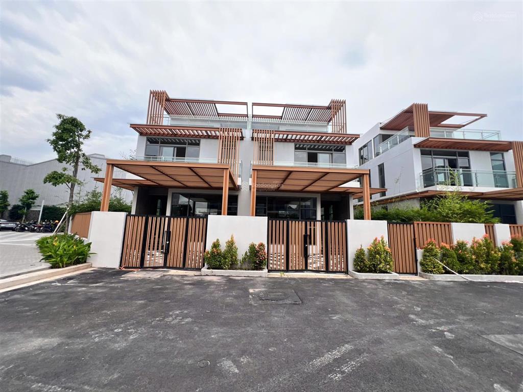 Phiên bản giới hạn 1 căn biệt thự sân vườn siêu vip urban green, nhận nhà ở giá 30 tỷ 10x20m