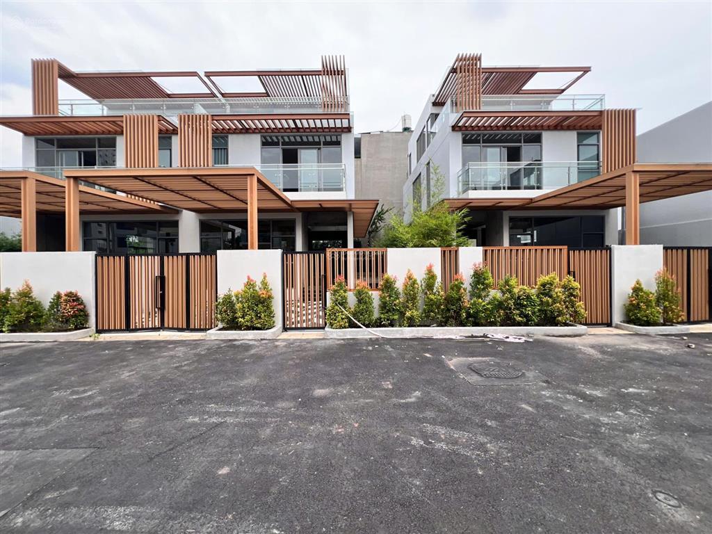 Phiên bản giới hạn 1 căn biệt thự sân vườn siêu vip urban green, nhận nhà ở giá 30 tỷ 10x20m