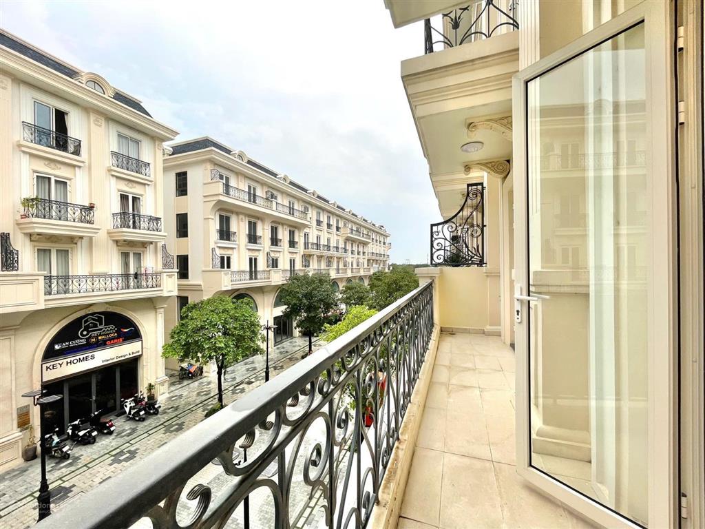 Căn hộ full nội thất nhà mới cao cấp, 100% vạn phúc city, thang máy hầm xe. giá 7.9 triệu