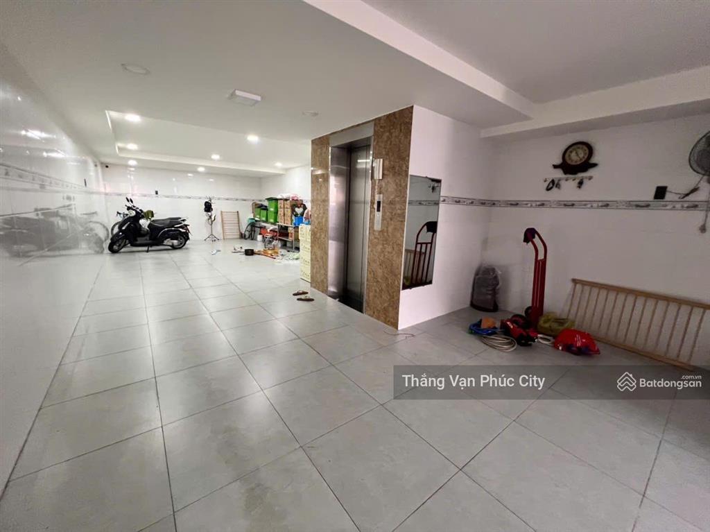 Cho thuê văn phòng đẹp, 7.500.000, rộng thoáng có ban công, máy lạnh, bàn ghế văn phòng nếu cần