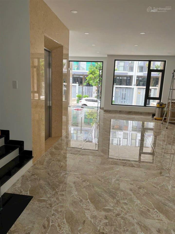 Chủ nhà bán đường lớn 20m ô tô đậu thoải mái (5x22m=110m2), hầm 5 tầng, thang máy, sổ hồng riêng