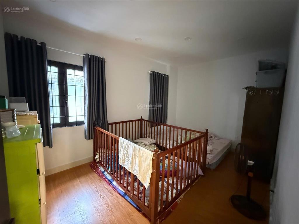 Chủ cần bán 16 tỷ 300, một trong những căn giá tốt, mua ở và cho thuê, 4 phòng ngủ thiết kế đẹp