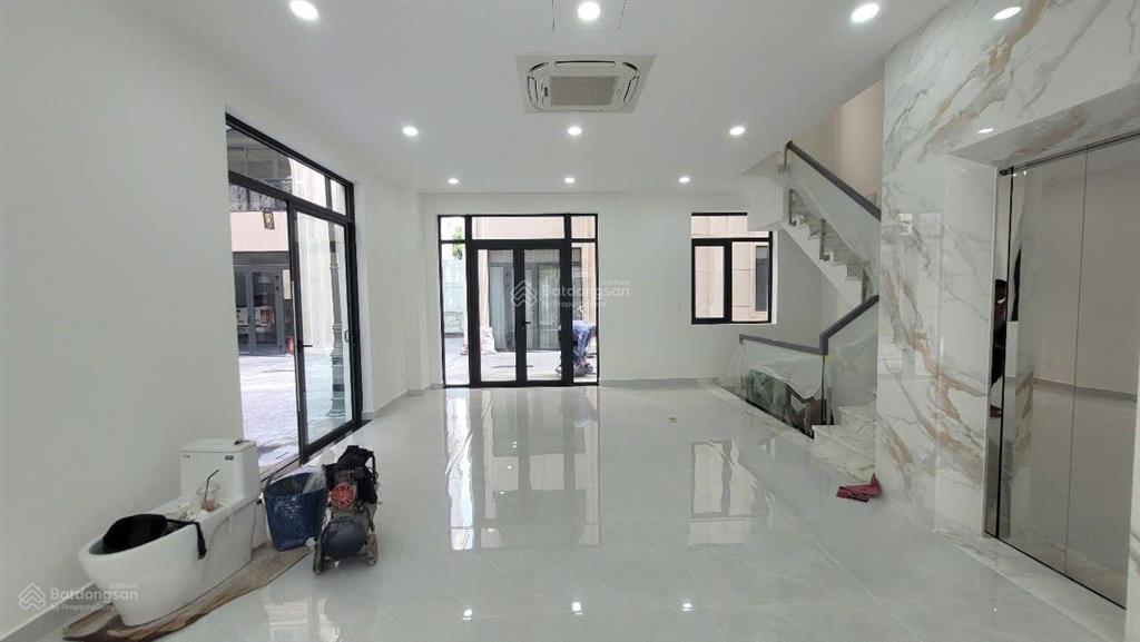 Một trong những căn nhà 7x22m đẹp phố đi bộ, vạn phúc city, nội thất hơn 12 tỷ, đẹp và độc lạ