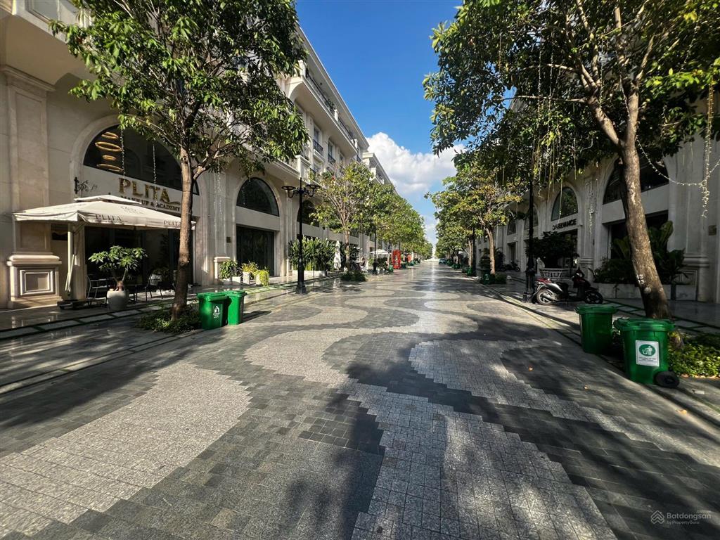 Một trong những căn nhà 7x22m đẹp phố đi bộ, vạn phúc city, nội thất hơn 12 tỷ, đẹp và độc lạ