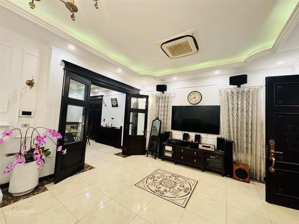 Cho thuê biệt thự anh đào vinhomes riverside full nội thất chỉ 45tr/tháng
