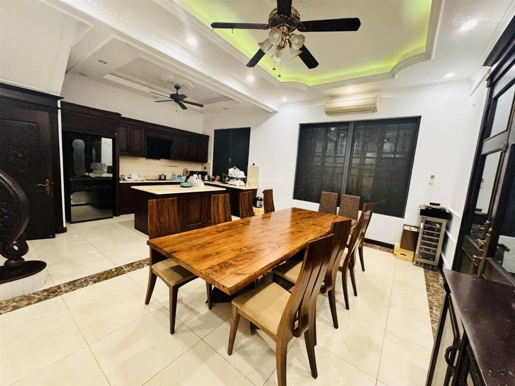 Cho thuê biệt thự anh đào vinhomes riverside full nội thất chỉ 45tr/tháng