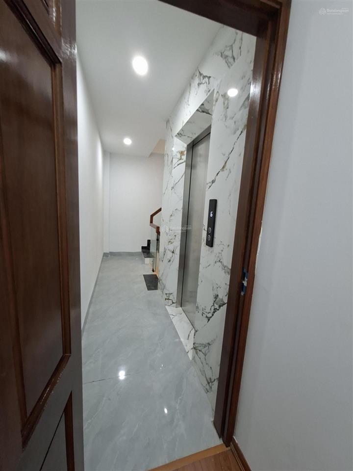 Cần tiền bán gấp nhà hơn 46m, 6 tầng thang máy ô tô đỗ cửa