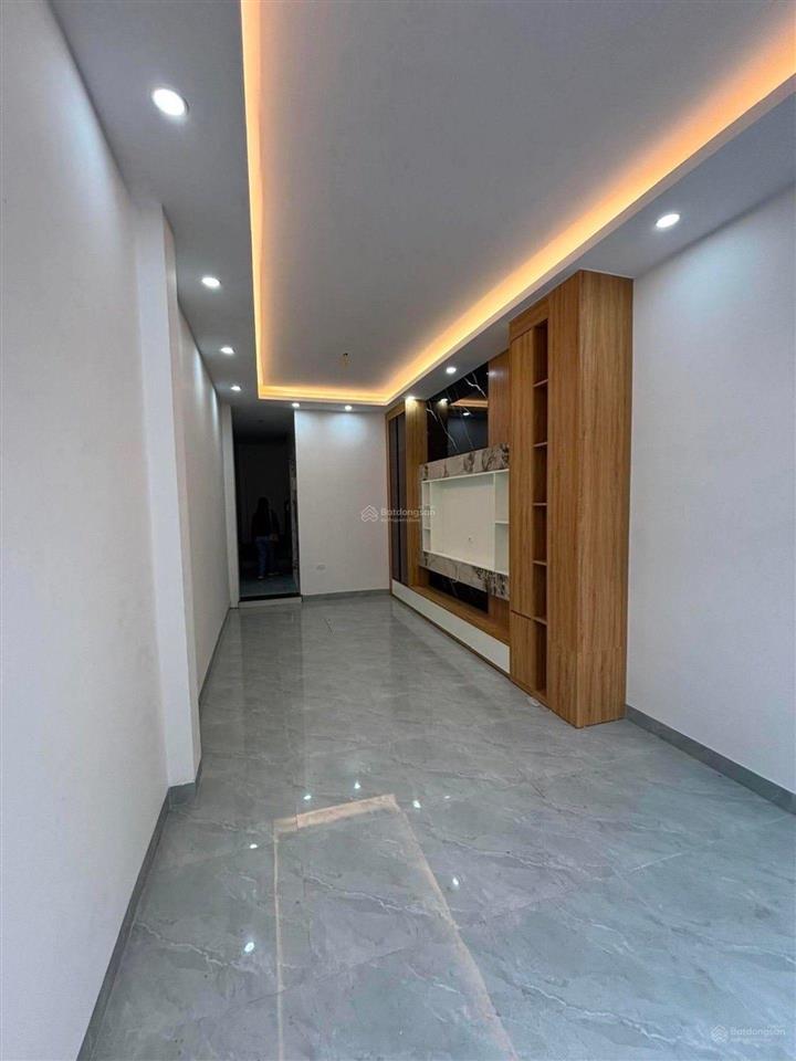 Cần tiền bán gấp nhà hơn 46m, 6 tầng thang máy ô tô đỗ cửa