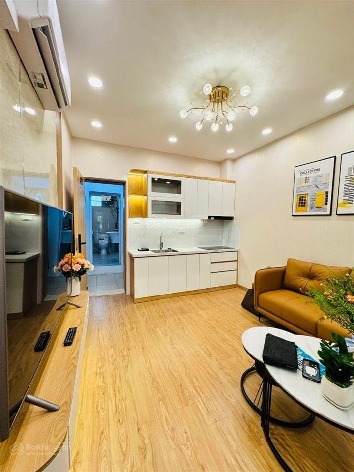 Bán ch tập thể phố 8/3, kim ngưu, nhà đẹp ở sướng, 60m2 2 ngủ wc khép kín giá chỉ 3,4 tỷ sổ riêng