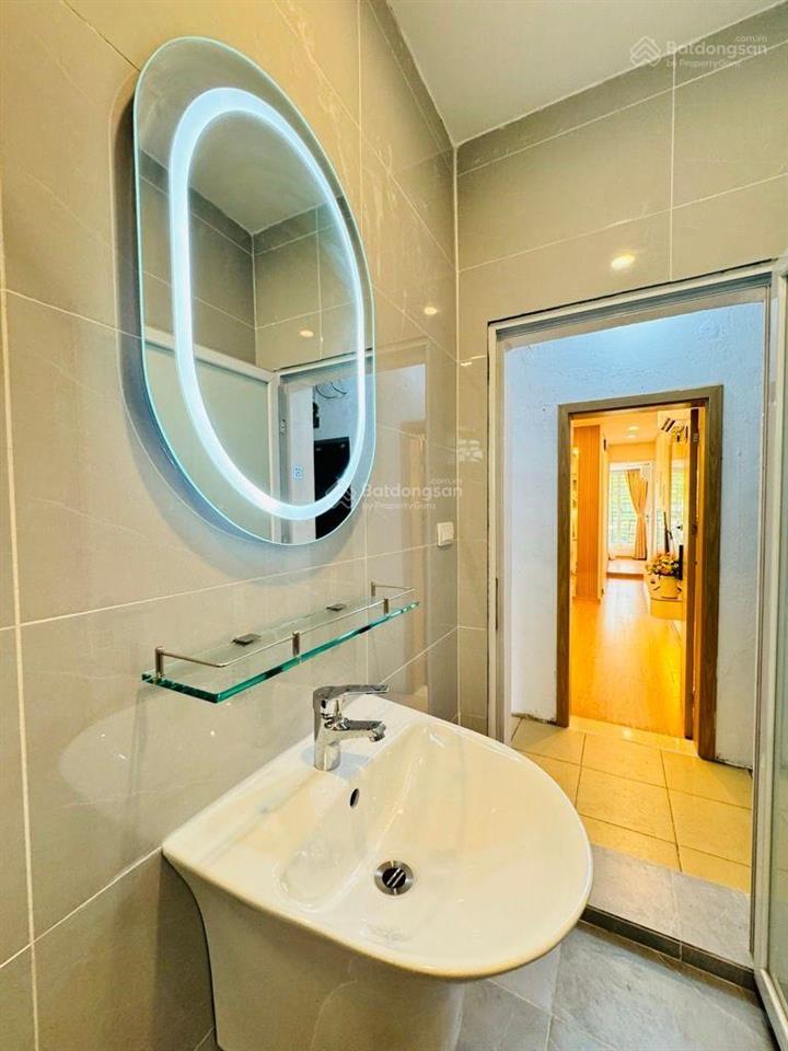 Bán ch tập thể phố 8/3, kim ngưu, nhà đẹp ở sướng, 60m2 2 ngủ wc khép kín giá chỉ 3,4 tỷ sổ riêng