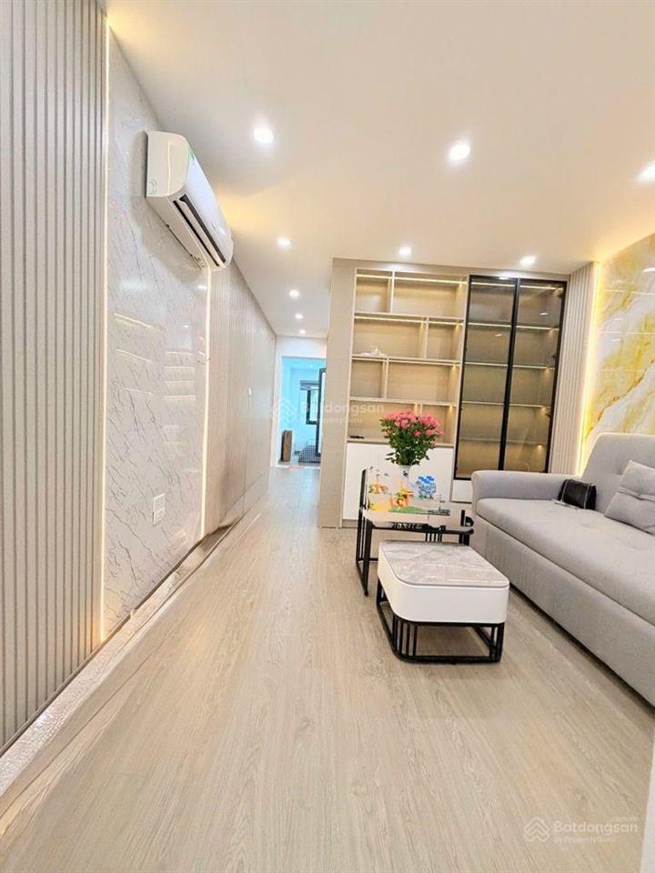 Bán ch tập thể phố 8/3, kim ngưu, nhà đẹp, 60m2 2 ngủ, wc khép kín, sổ riêng giá 3,3 tỷ