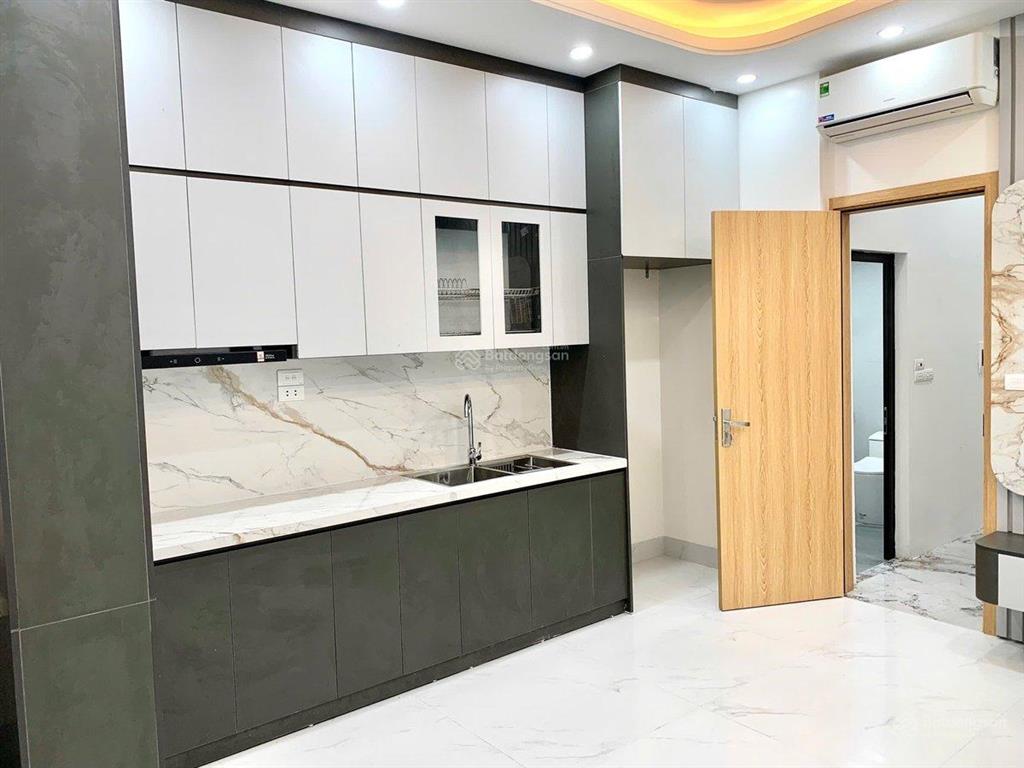 Nhà đẹp phố thanh bình, hà đông  ô tô đỗ cửa ngõ to thông mọi nơi  5 tầng 30m2 mặt tiền 3,2m2