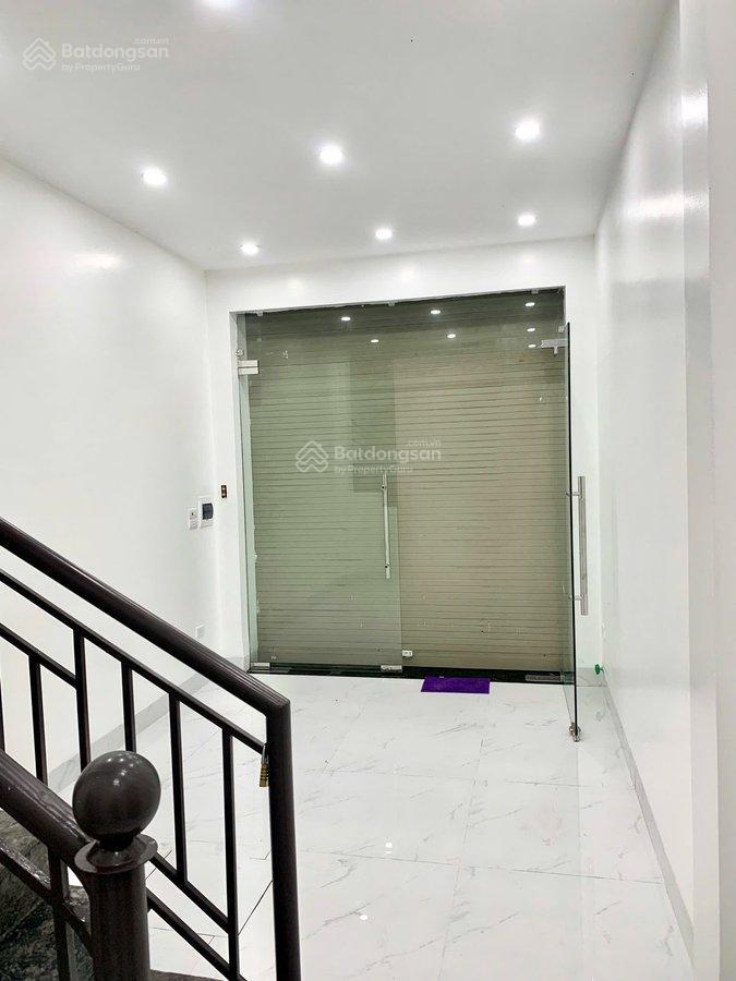 Nhà đẹp phố thanh bình, hà đông  ô tô đỗ cửa ngõ to thông mọi nơi  5 tầng 30m2 mặt tiền 3,2m2
