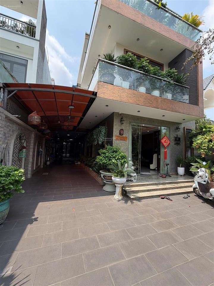 Chính chủ bán 15,8 tỷ | nhà 300m2 | thủ dầu một bình dương | tặng nội thất cao cấp